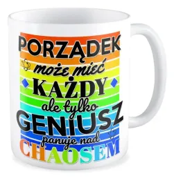 kubek-zabawny-tylko-geniusz-panuje-nad-chaosem