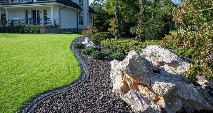 prawdziwa-lawa-wulkaniczna-do-ogrodu-20-60mm-15kg-zwir-grys-gardenstones-marka-gawlik