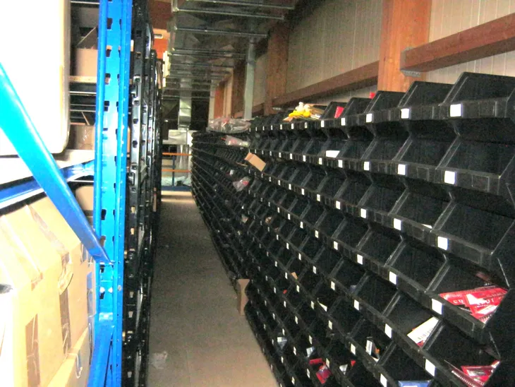 pojemnik-magazynowy-modulbox-2-1-wysokosc-najwyzszego-produktu-125-mm