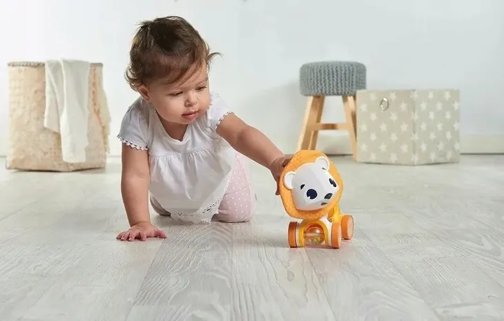 tiny-love-lew-leonadro-zabawka-interaktywna-efekty-dzwiekowe