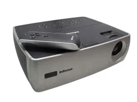 projektor-dlp-infocus-w260-1024x768px-1700lm