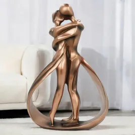 rzezba-zlota-para-z-pocalunkiem-dekoracja-na-prezent