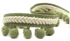 tasma-z-pomponikami-zielona-11mm-tasiemka-pasmanteryjna-50-m