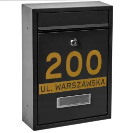 skrzynka-pocztowa-na-listy-czarna-wzor-zloty-napis-skrzynka-z-napisem
