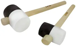 mlotek-gumowy-czarno-bialy-drewniana-raczka-900g