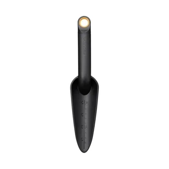 lopatka-waska-solid-1072101-fiskars