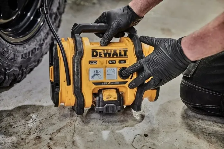 dewalt-kompresor-sprezarka-mini-18v-kod-producenta-dw0822-xj