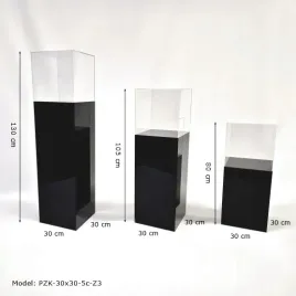postumenty-z-kloszem-podesty-z-plexi-czarnej-30x30cm-gablota-wystawa-3-szt
