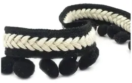 tasma-z-pomponikami-czarna-11mm-tasiemka-pasmanteryjna-50-m