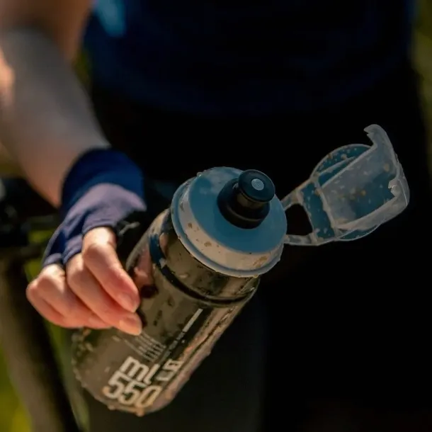 bidon-elite-jet-plus-950ml-black-grey-pojemnosc-950-ml