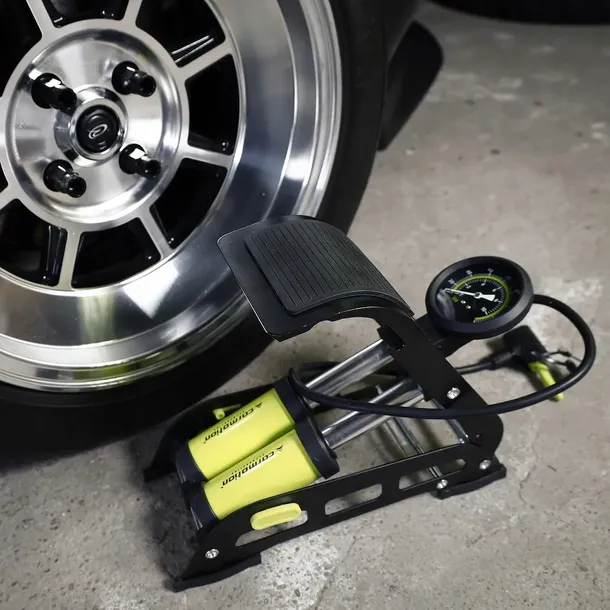 pompka-nozna-jednotlokowa-z-analogowym-cisnieniomierzem-max-11-bar-160-p-stan-nowy-cisnienie-maksymalne-11-bar