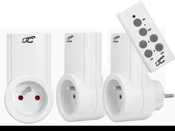gniazdo-sieciowe-sterowane-pilotem-x-3-kolor-bialy