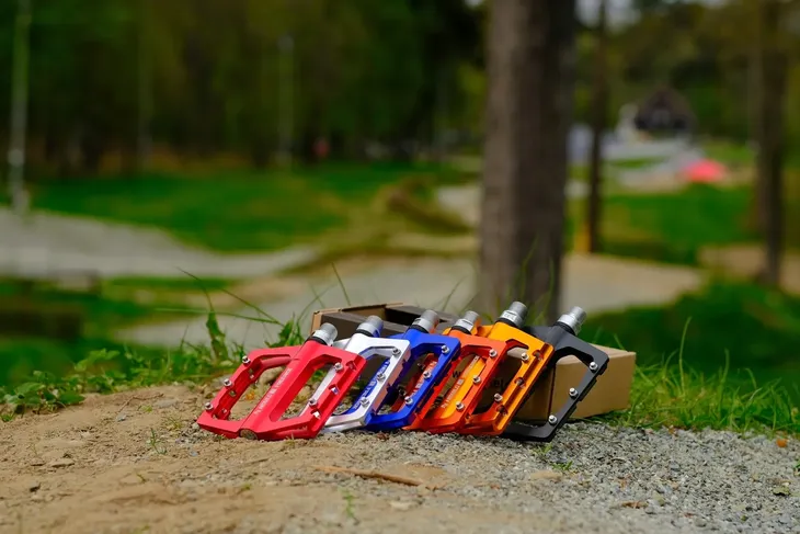 pedaly-platformowe-nexelo-freeride-srebrne-waga-350-g