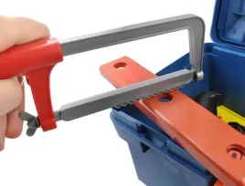 zestaw-skrzynka-z-narzedziami-dla-dzieci-warsztat-zabawkowy-w-walizce