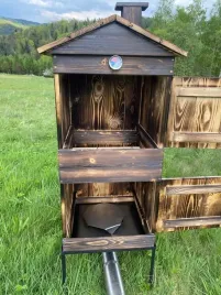 wedzarnia-ogrodowa-drewniana-premium-palenisko-haki-rury-inmygarden-film