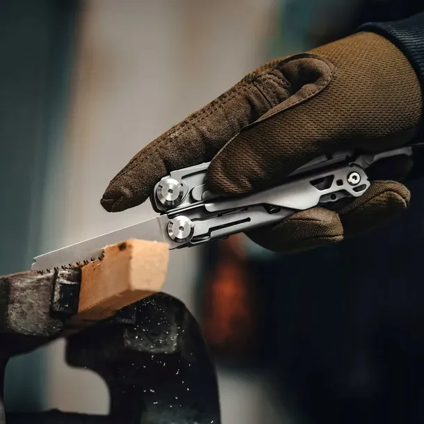 multitool-badger-outdoor-solid-16-in-1-narzedzia-hak-wielofunkcyjny-kombinerki-miarka-nozyczki-ostrze-otwieracz-do-kapsli-otwieracz-do-puszek-pilnik-pila-przecinak-szczypce-szpikulec-szydlo-sciagacz-do-izolacji-srubokret-krzyzakowy-srubokret-plaski