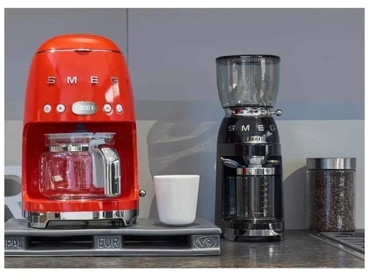 ekspres-przelewowy-smeg-dcf02rdeu-14-l-szerokosc-produktu-0-cm