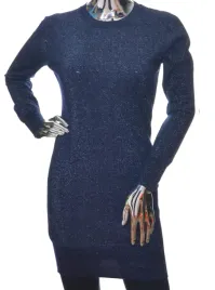 wyprzedaz-damski-dlugi-sweter-tunika-damska-z-blyszczaca-nitka-s-granatowa