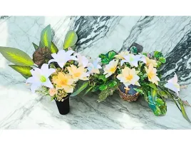 stroik-na-cmentarz-kwiaty-sztuczne-kompozycja-komplet-gumowe-lilie-stanela