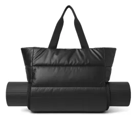 duza-torba-szoperka-pikowana-czarna-na-ramie-treningowa-miejsce-na-mate