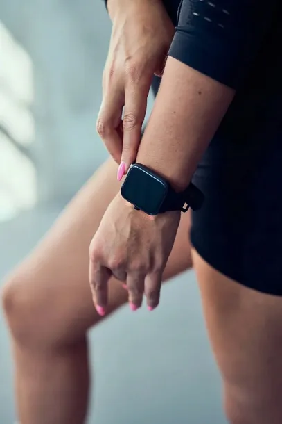 smartwatch-maxcom-ecowatch-4-gps-184-amoled-bluetooth-ip68-czarny-kolor-czarny