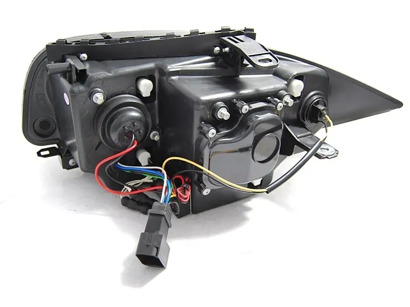 lampy-przednie-reflektory-bmw-1-e81-e82-e87-e88-04
