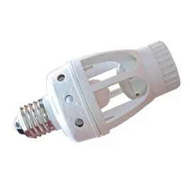 gniazdo-zarowki-z-sensorem-ruchu-360-stopni