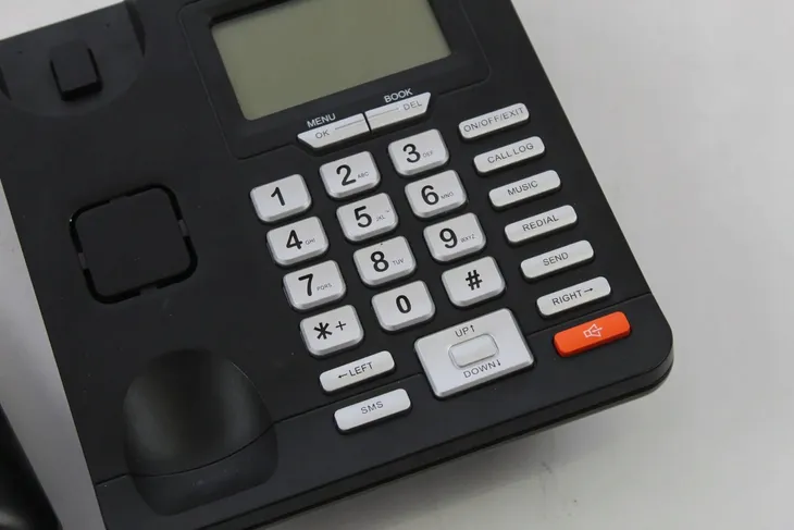 telefon-przewodowy-maxcom-mm28d-marka-maxcom