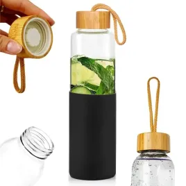 butelka-na-wode-vilde-szklana-600-ml-silikonowy-pokrowiec-czarny