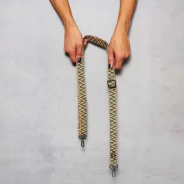 uniwersalna-smycz-zawieszka-na-telefon-do-kluczy-brelok-pasek-na-szyje