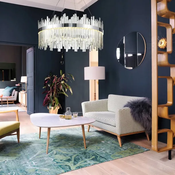 sufitowa-lampa-krysztalowa-wiszaca-led-glamour-ring-srebrna-zyrandol-chrom-material-dominujacy-metal