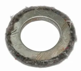 uszczelniacz-filc-metal-czopu-16-c-330-c-360-360-3p-ursus