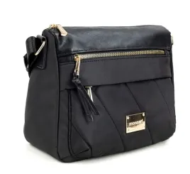 monnari-pojemna-czarna-torebka-listonoszka-kieszonki-dlugi-pasek-kieszonki