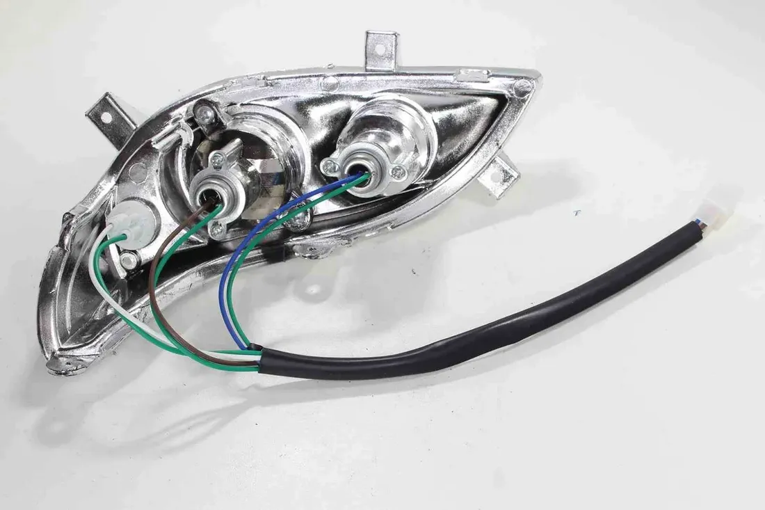 lampa-przod-atv-110-prawa-hb-stan-nowy