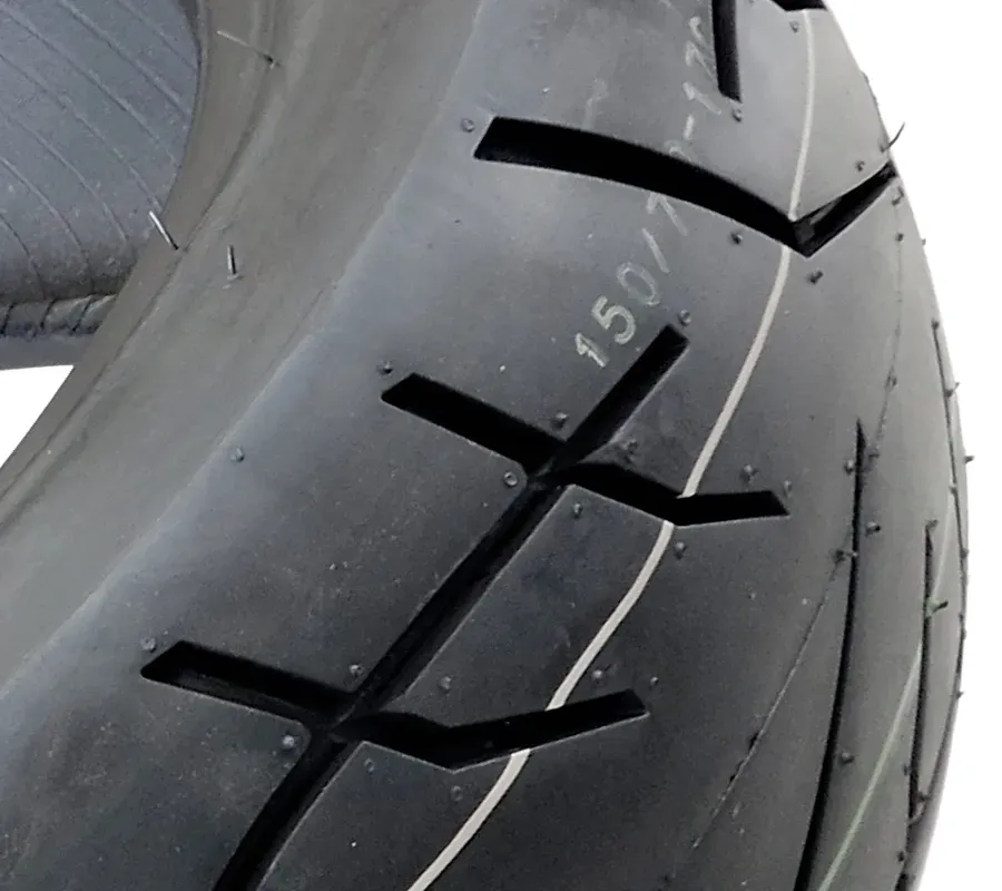 opona-150-70-17-tyl-blade-r-stan-nowy