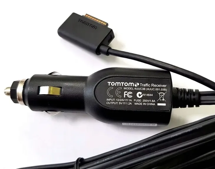 oryginalna-ladowarka-samochodowa-tomtom-5v-1-2a