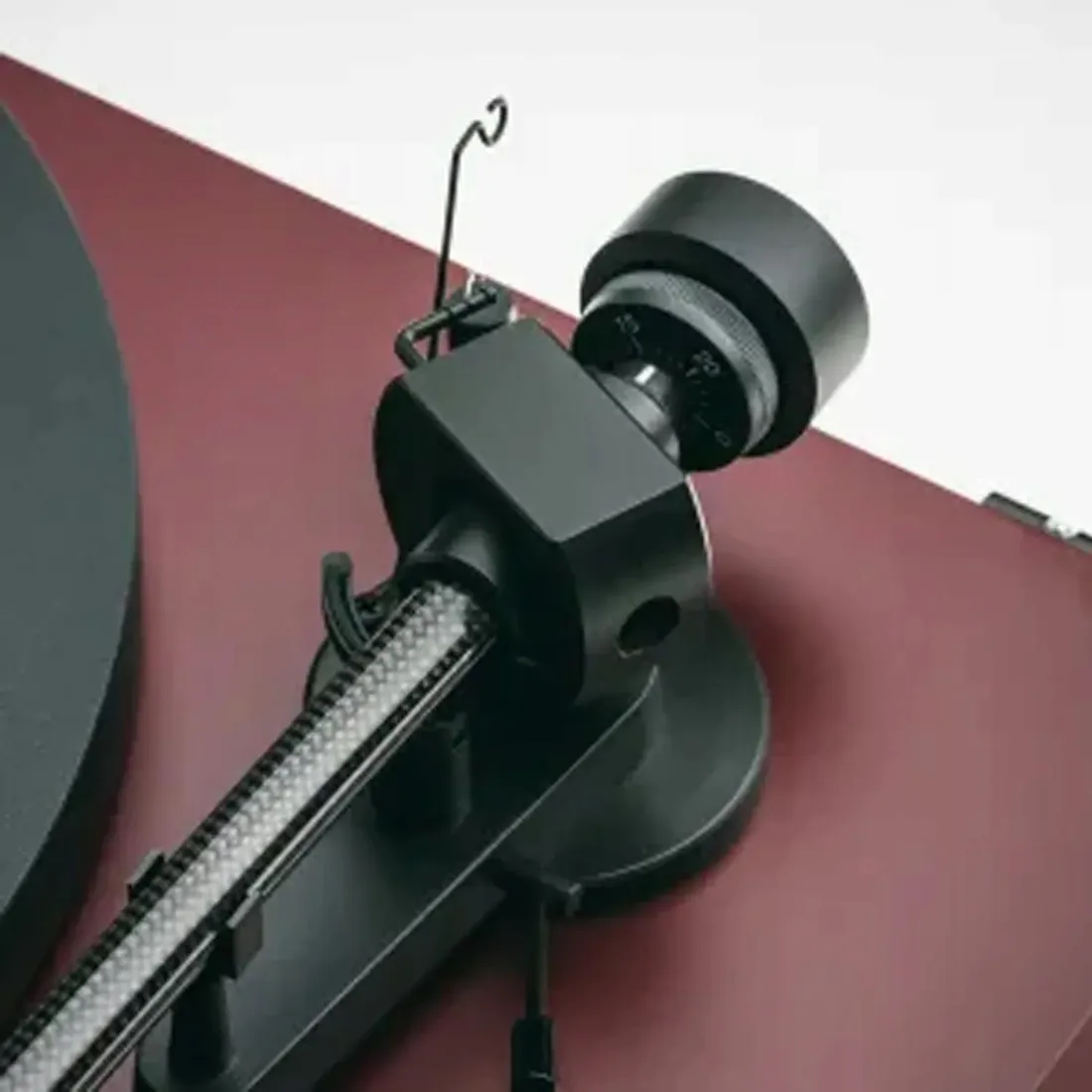gramofon-pro-ject-debut-carbon-evo-2-czerwony-waga-z-opakowaniem-7-kg