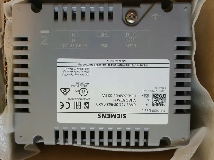 panel-operatorski-siemens-6av2123-2db03-0ax0-kod-producenta-6av2123-2db03-0ax0-marka-siemens-waga-z-opakowaniem-1-kg