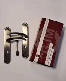 klamka-wewnetrzna-gjm-dlugi-szyld-z-blokada-wc