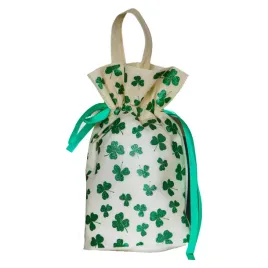 bezowy-worek-prezentowy-z-raczka-w-koniczynki-ze-wstazka-22x32-cm