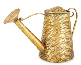zlota-konewka-metalowa-stylowa-dekoracja-i-funkcjonalny-dodatek