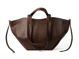 torebka-damska-duza-ze-skory-naturalnej-na-magnesach-cognac