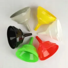 lejek-plastikowy-do-napelniania-przesypywania-produktow-15-cm-zielony-9158