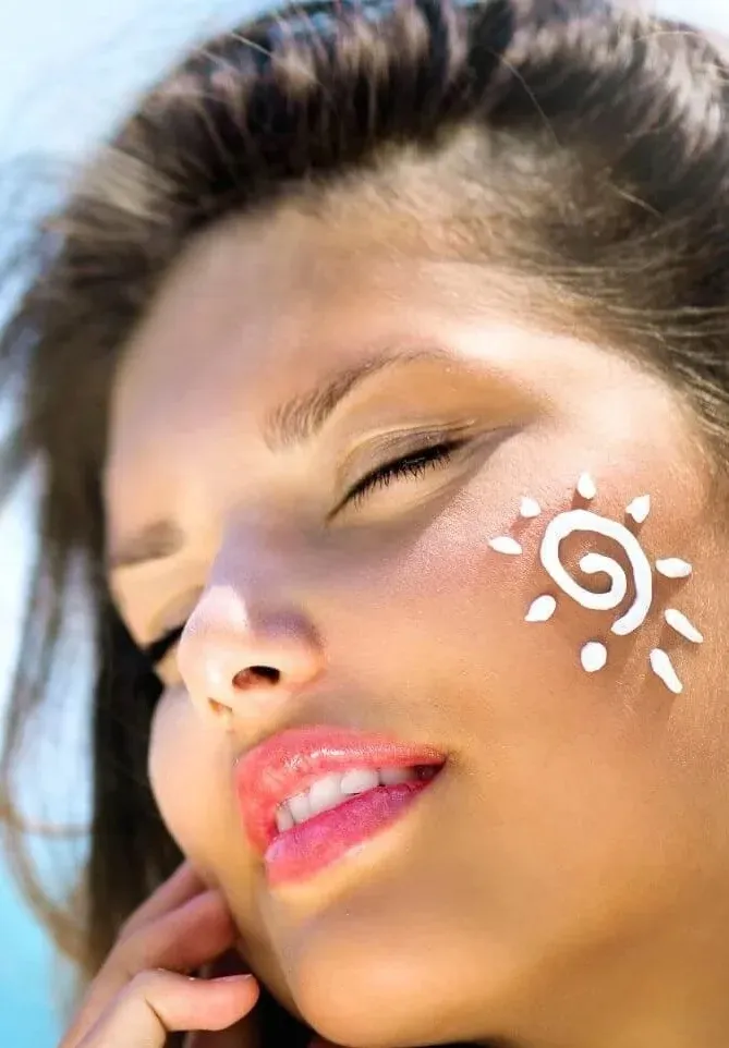 zestaw-kosmetykow-do-opalania-z-wit-e-krem-mleczko-spf50-bielenda-bikini-stan-nowy