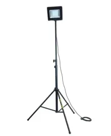 lm150aw-naswietlacz-lampa-led-na-statywie-150w-15000lm-ip54