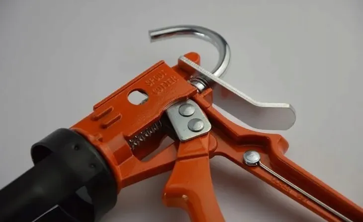 wyciskacz-strong-motive-marka-motive