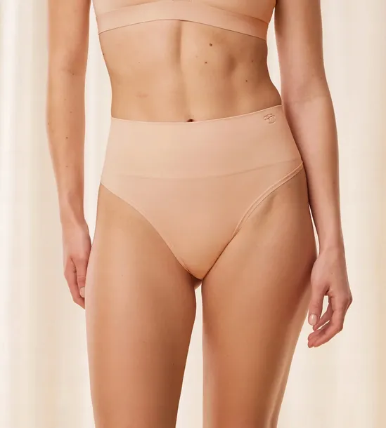 stringi-triumph-triumph-soft-sculpt-bandeau-string-ep-42-material-dominujacy-poliamid