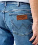 szorty-wrangler-112362505-30-dlugosc-przed-kolano