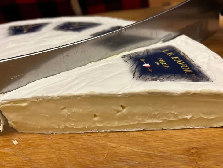 ser-brie-60percent-francja-200g-stan-nowy-marka-bez-marki