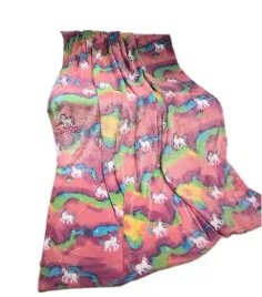 koc-swiecacy-150x200-fluo-miekki-jednorozec-konik-kolorowe-tlo